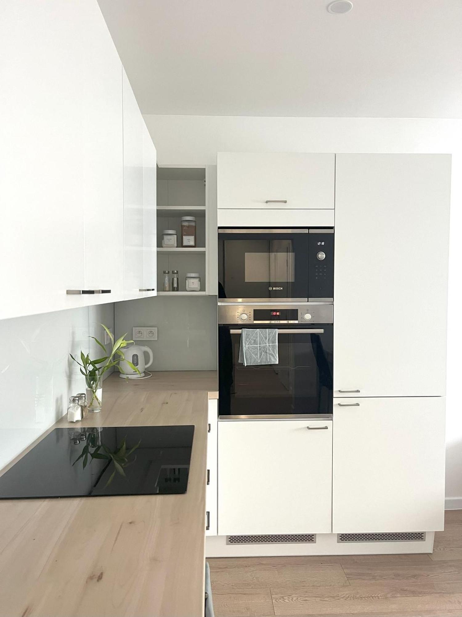 Elegant Escape Apartment III - Free Parking, Easy Access To City Center Bratislava Eksteriør bilde