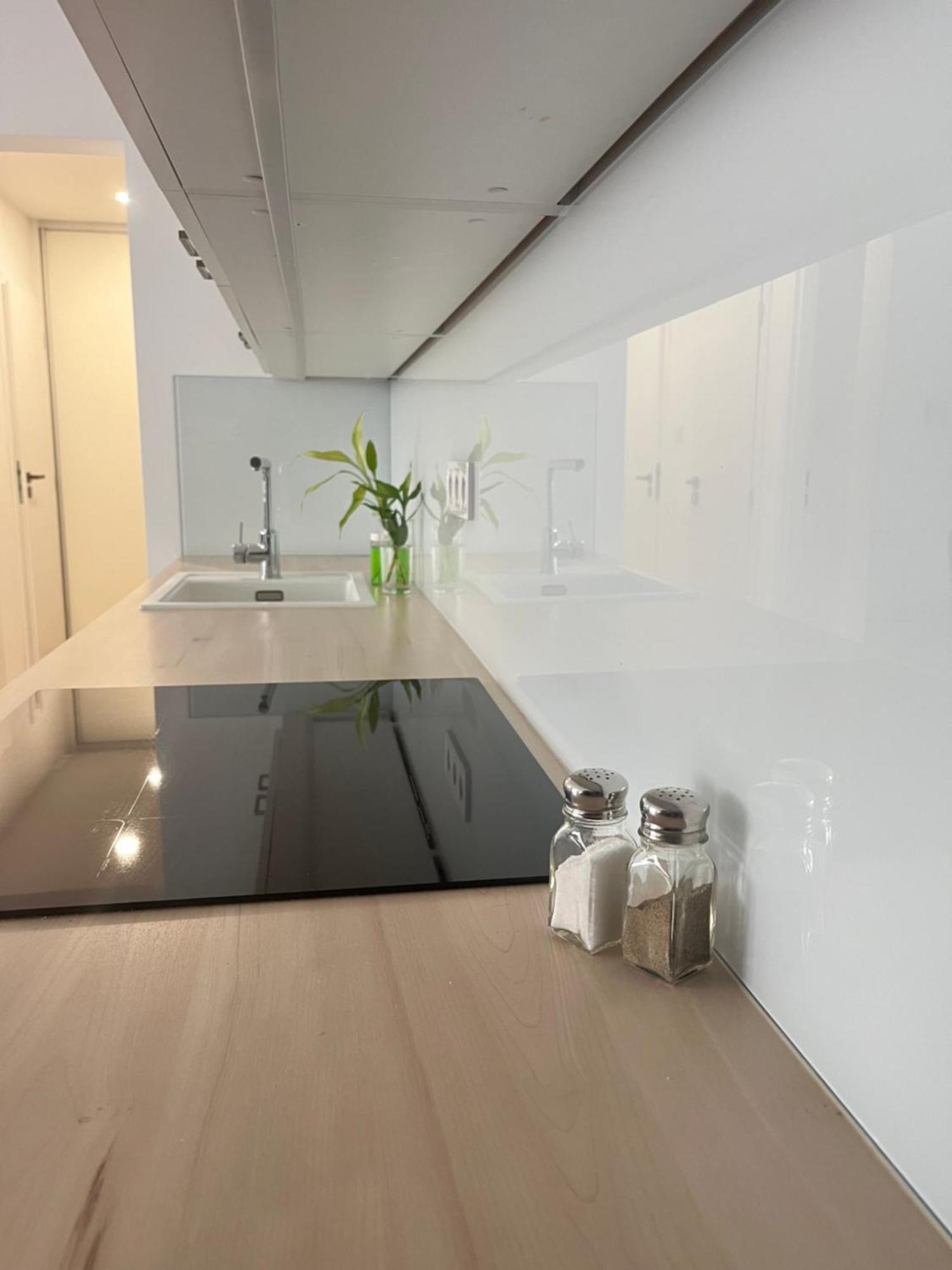 Elegant Escape Apartment III - Free Parking, Easy Access To City Center Bratislava Eksteriør bilde
