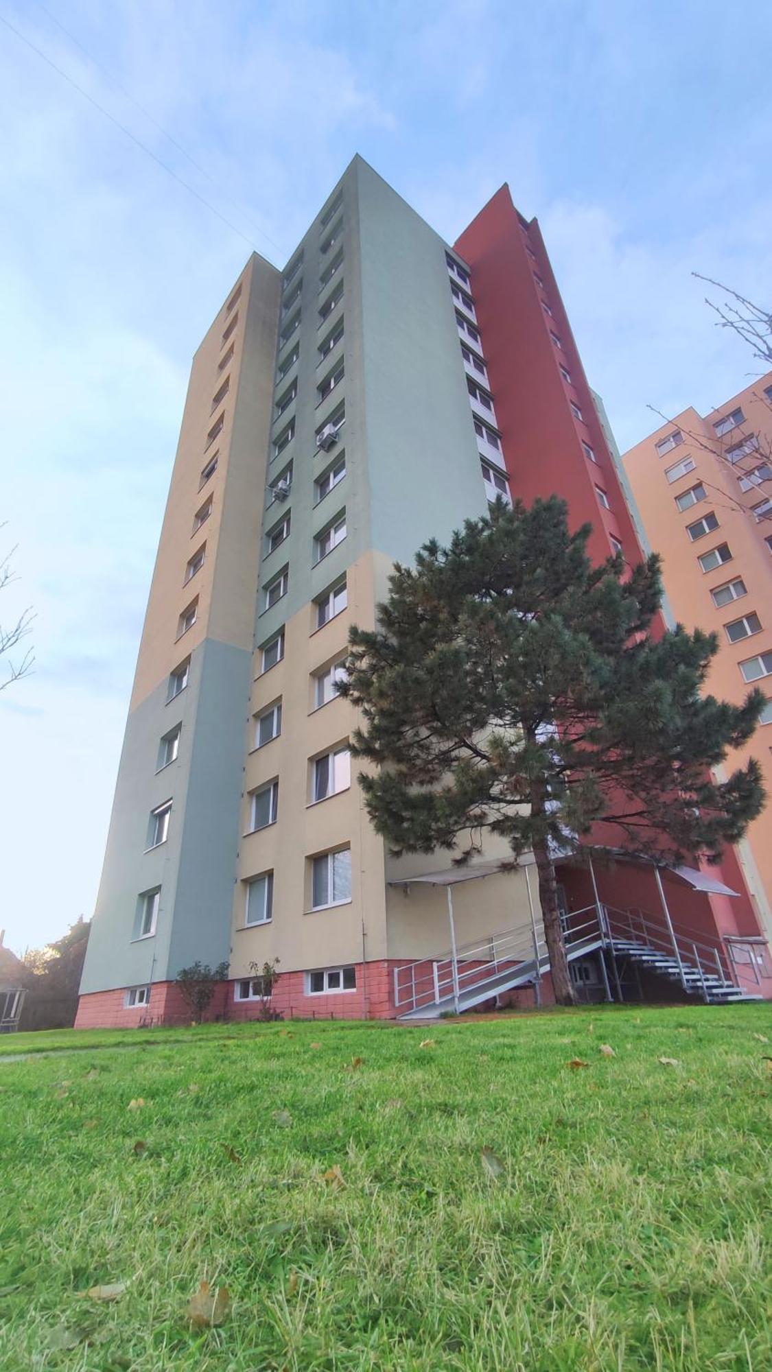 Elegant Escape Apartment III - Free Parking, Easy Access To City Center Bratislava Eksteriør bilde